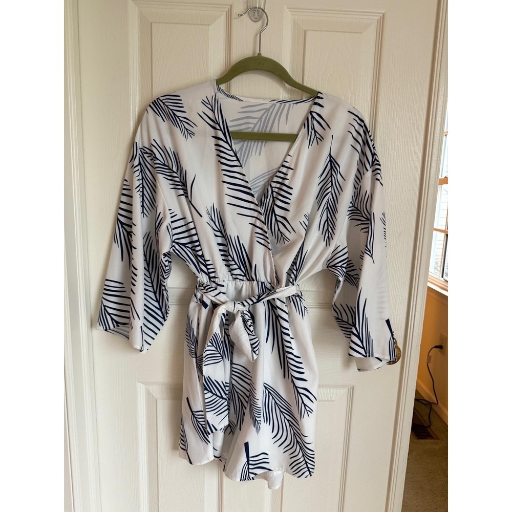 Cupshe Womens Medium Blue & White Wrap Romper Belted Waist 3/4 Sleeves Chic - Picture 3 of 13